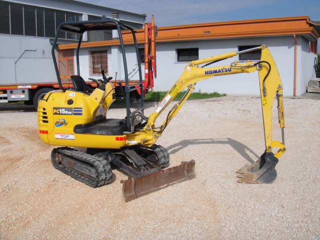 KOMATSU – PC15 – foto 2