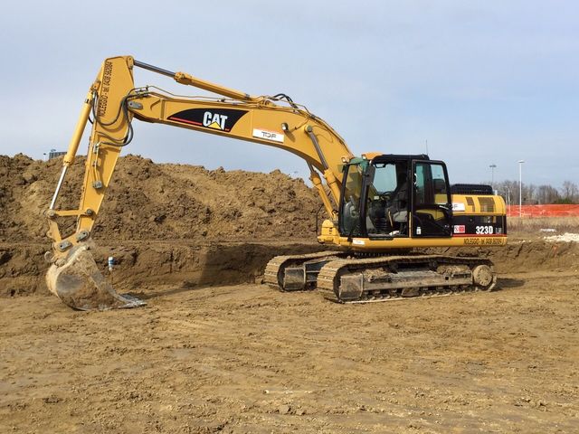 CATERPILLAR – 323 DLN – foto 2